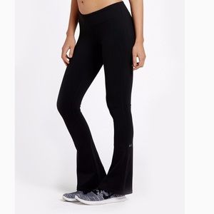 Splits 59 Raquel Flared Legging